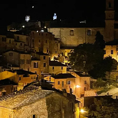 Pulcinella Tipico Centro Storico * Montepulciano
