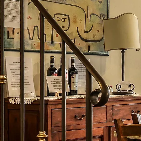 Pulcinella Tipico Centro Storico Montepulciano Stazione